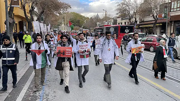 Konya'da hekimler İsrail'in Gazze saldırılarını protesto etti
