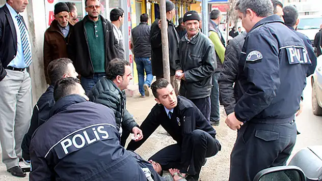 Konya'da hemşire ile polise saldıran kişi tutuklandı