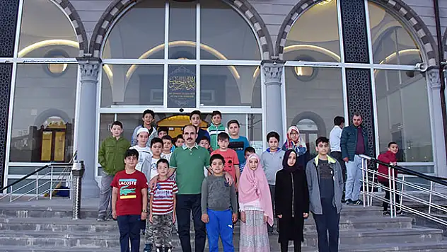 Konya'da her gün 61 bin çocuk sabah namazında buluşuyor