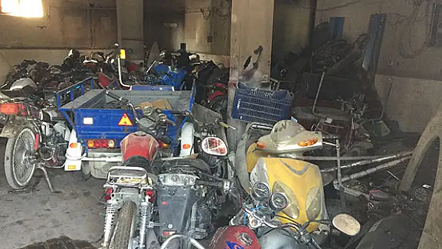 Konya'da hırsızlık şüphelileri çaldıkları motosikletleri bırakıp kaçtı