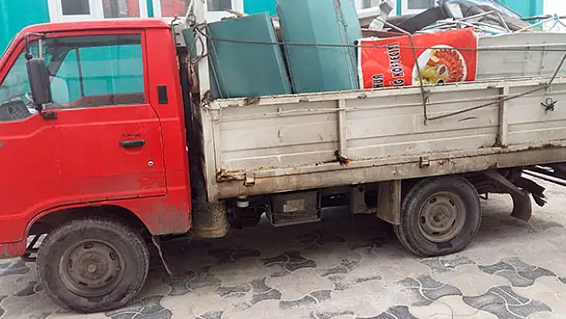Konya'da hırsızlık şüphelileri kamyonun yanmayan lambasından yakalandı