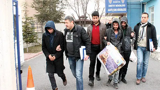 Konya'da hırsızlık şüphelisi adliyeye battaniyesini götürdü