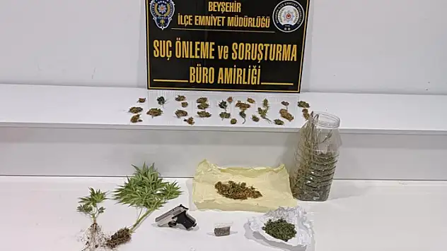 Konya'da hırsızlık şüphelisinin evinden uyuşturucu ve silah çıktı
