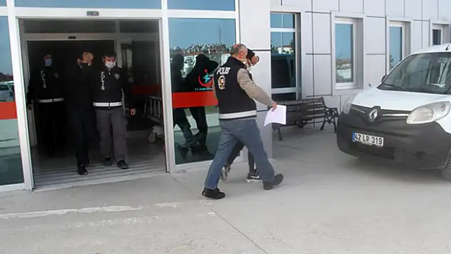 Konya'da hırsızlık yapan zanlılar Antalya'ya giderken otobüste yakalandı: 'Sana ne, yaptıysak yaptık'