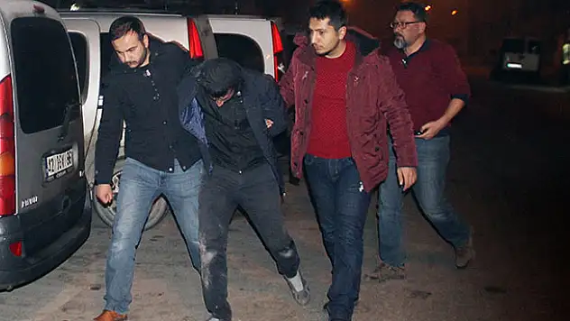Konya'da hırsızlıktan aranan şahıs yakalandı