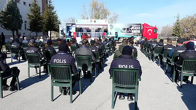 Konya'da hizmet verecek Narkotik Eğitim Tırı'nın açılışı yapıldı