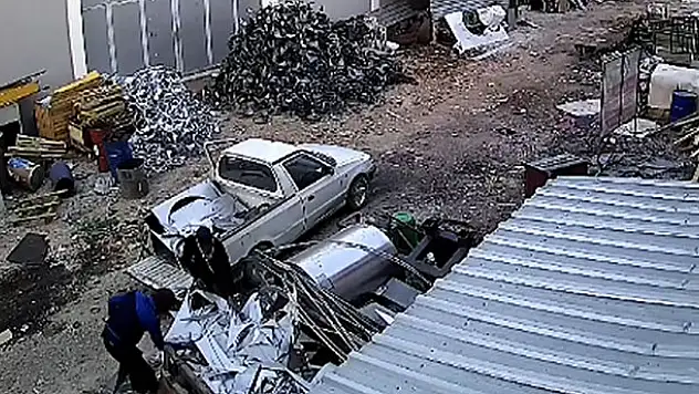 Konya'da hurda hırsızlığı güvenlik kamerasında