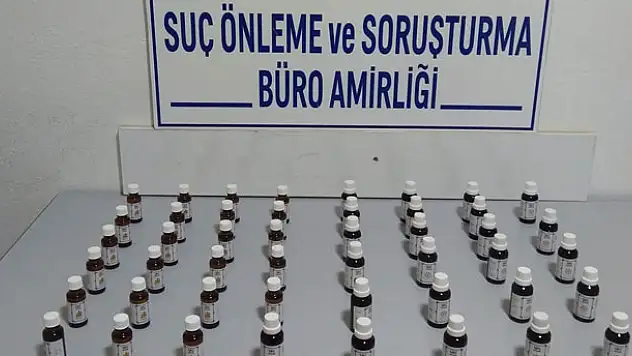 Konya'da içki üretiminde kullanılan 47 şişe alkol katkı maddesi ele geçirildi
