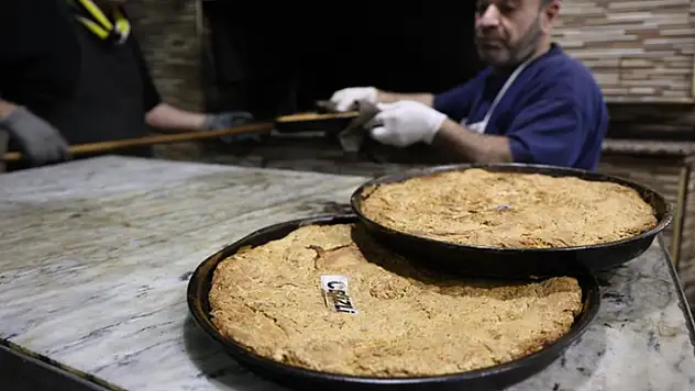 Konya'da iftar ve sahur sofralarının vazgeçilmezi tahinli pide