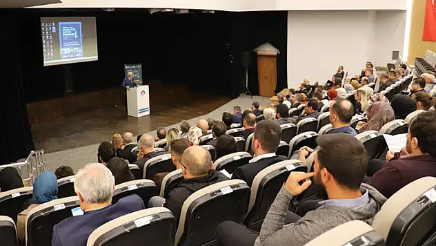 Konya'da ' II. Uluslararası Selçuklu Tarihi Coğrafyası - İran Sempozyumu' başladı
