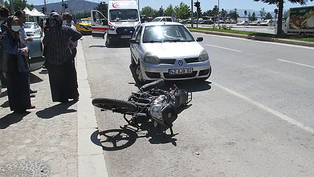 Konya'da iki ayrı trafik kazasında 3 kişi yaralandı
