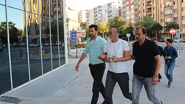 Konya'da iki bavul altınla kaçtığı iddiasıyla tutuklanan kuyumcudan şikayetçi sayısı 80 kişiye ulaştı