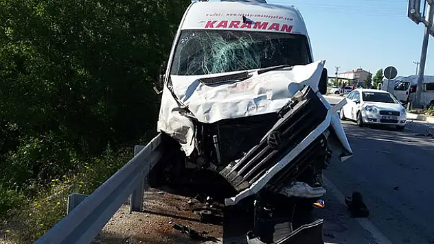 Konya'da iki minibüs çarpıştı: 1 ölü, 10 yaralı