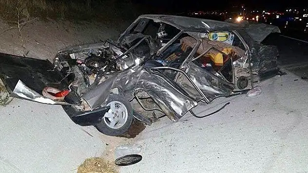 Konya'da iki otomobil çarpıştı : 1 Ölü 1 Yaralı