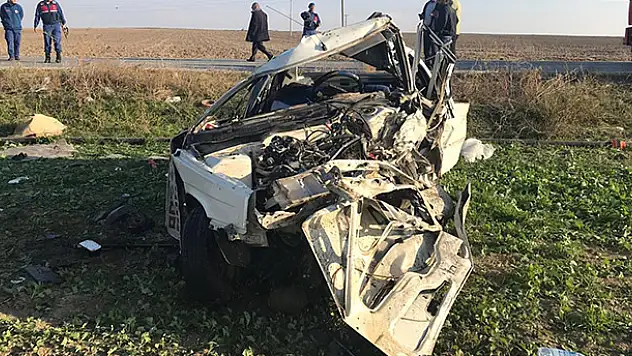 Konya'da iki otomobil çarpıştı: 1 ölü, 4 yaralı