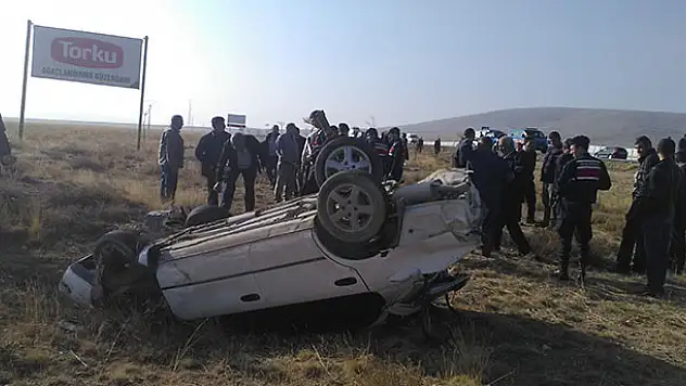 Konya'da iki otomobil çarpıştı: 1 ölü, 5 yaralı