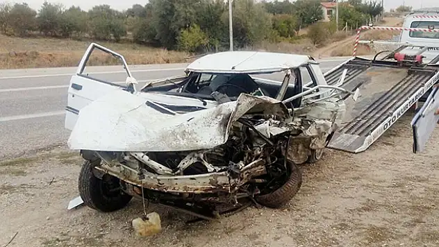Konya'da iki otomobil çarpıştı: 1 ölü, 5 yaralı
