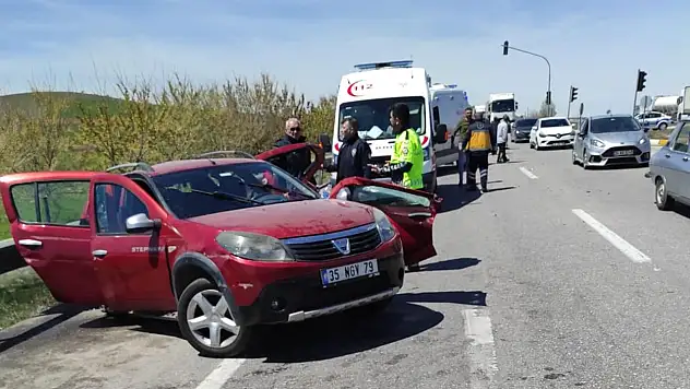 Konya'da iki otomobil çarpıştı: 1 ölü, 6 yaralı