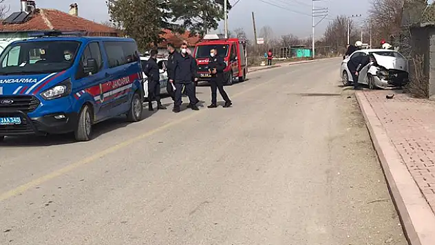 Konya'da iki otomobil çarpıştı: 1 yaralı