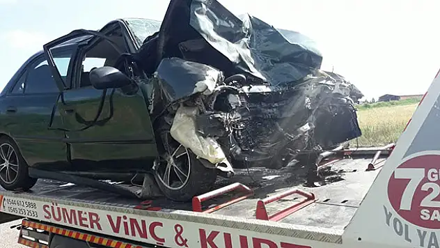 Konya'da iki otomobil çarpıştı: 2 ölü, 3 yaralı