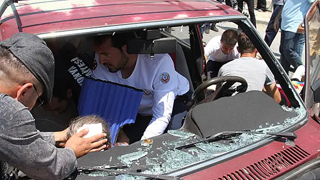 Konya'da iki otomobil çarpıştı: 4 yaralı