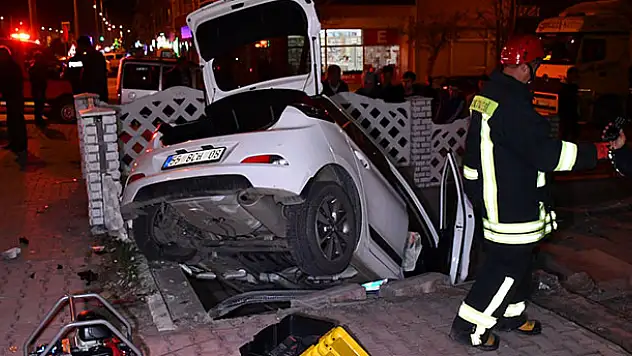 Konya'da iki otomobil çarpıştı: 5 yaralı