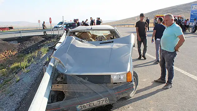 Konya'da iki otomobil çarpıştı: 5 yaralı