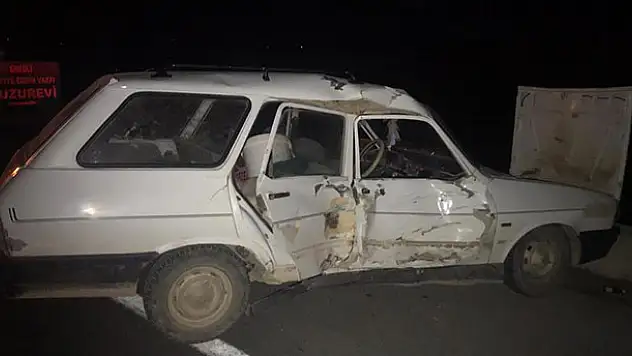 Konya'da iki otomobil çarpıştı: 5 yaralı!