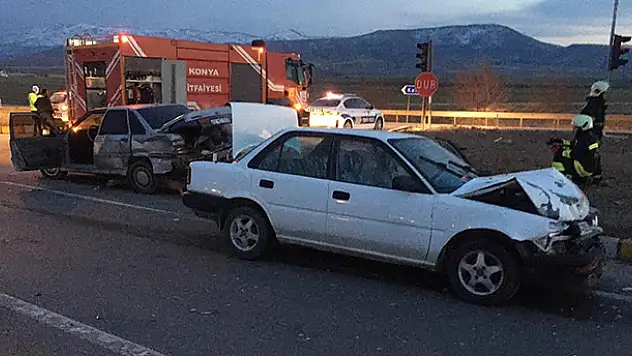 Konya'da iki otomobil çarpıştı: 7 yaralı