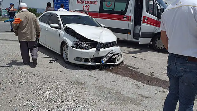 Konya'da iki otomobil çarpıştı: 8 yaralı
