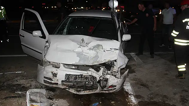 Konya'da iki otomobil çarpıştığı kazada 4 kişi yaralandı
