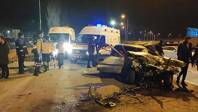 Konya'da iki otomobilin çarpıştığı kazada 7 kişi yaralandı