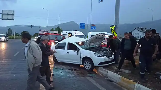 Konya'da iki otomobilin çarpıştığı kazada 7 kişi yaralandı

