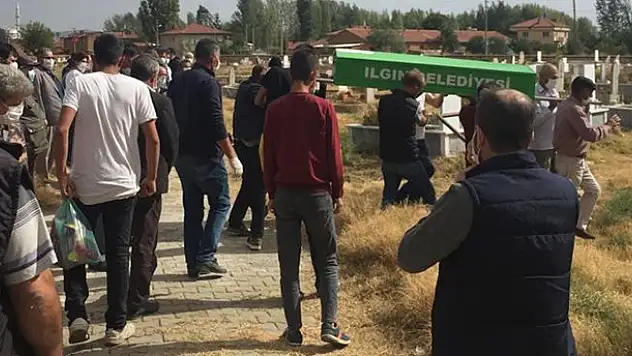 Konya'da iki otomobilin çarpıştığı kazada yaralanan çocuk yaşamını yitirdi