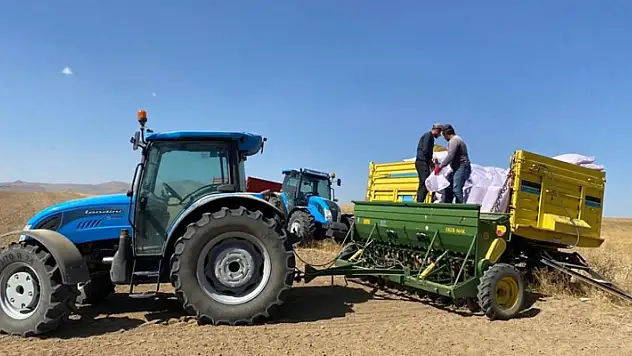 Konya'da ilk hububat tohumları toprakla buluştu
