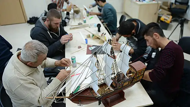 Konya'da ilk kez açılan model gemi kursuna yoğun ilgi