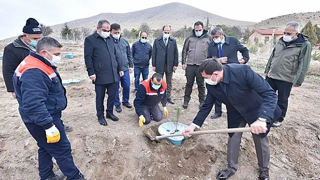 Konya'da ilk kez sulamasız fidan dikim çalışması yapıldı