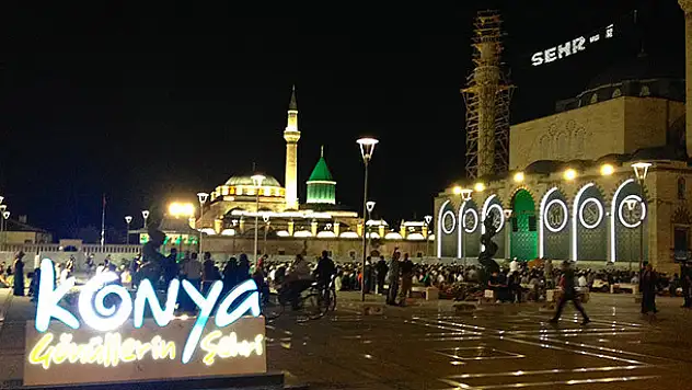 Konya'da ilk teravih namazı coşkusu