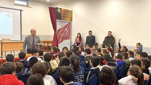 Konya'da ilkokul öğrencilerine Türk havacılığı anlatıldı
