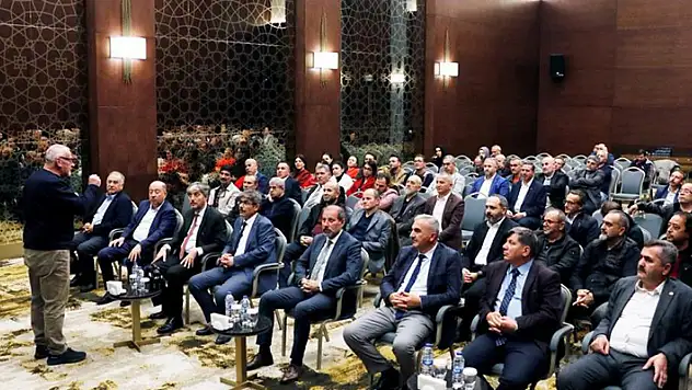 Konya'da İMEP çerçevesinde öğretmenlere konferans verildi

