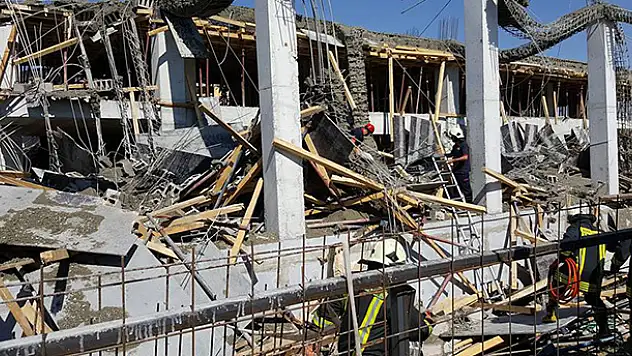 Konya'da inşaat çöktü