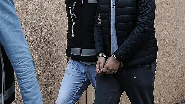 Konya'da inşaat malzemesi çalan 2 şüpheliden 1'i tutuklandı
