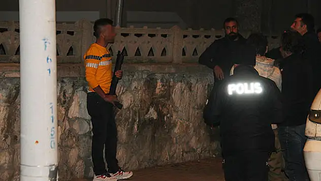 Konya'da intihar girişimi! Çenesine tüfek dayayıp eşinin gelmesini istedi