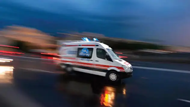 Konya'da iple balkondan inmeye çalışan çocuk öldü