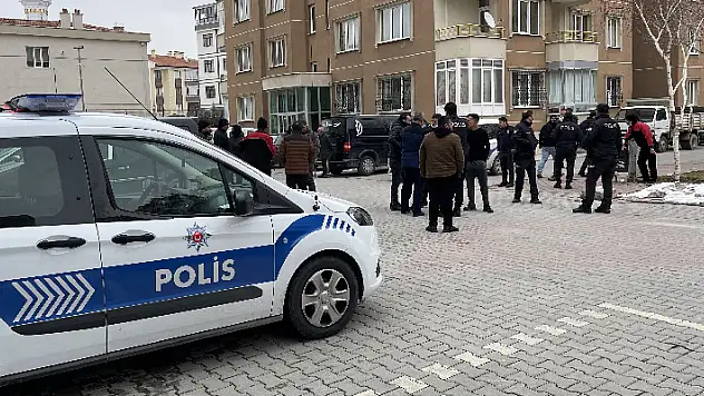 Konya'da iş ortağı ve ailesinden 4 kişiyi bıçakla yaralayan zanlı yakalandı
