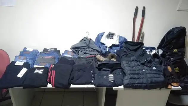 Konya'da iş yerini soyan hırsızlar kameralarla adım adım izlenerek yakalandı
