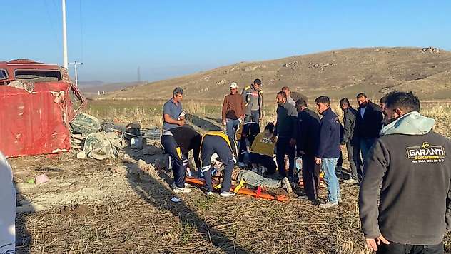 Konya'da işçi servisi kaza yaptı: 6 kişi hastanelik oldu