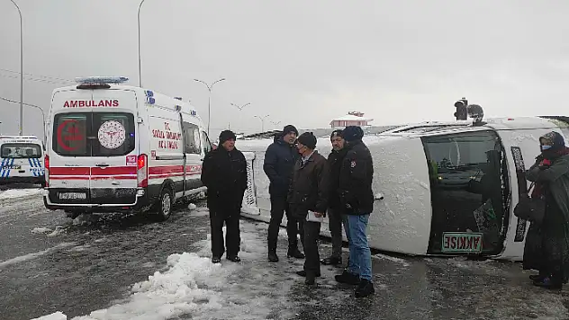 Konya'da işçi servisleri çarpıştı! Kazada 14 kişi yaralandı

