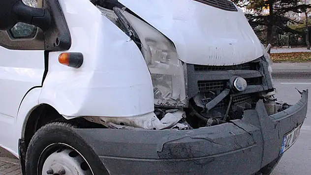 Konya'da işçileri taşıyan servis kaza yaptı: 8 yaralı