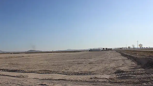 Konya'da istihdam kapısı oluşturacak proje! Karapınar'da güneş enerjisi santrali inşaatına başlandı